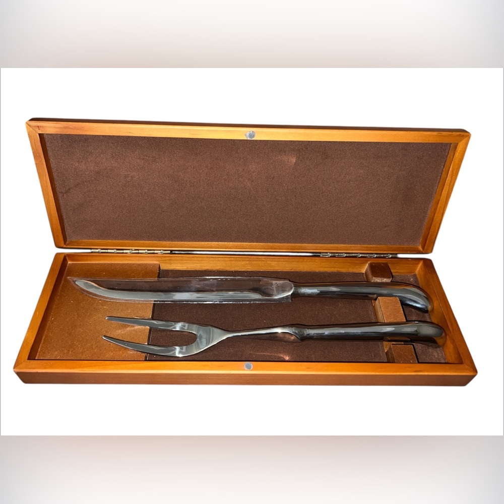 Gourmet Buffet 2 Piece Stainless Carving Set in Walnut Box